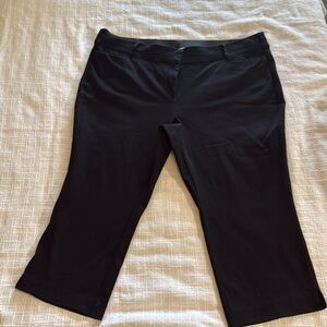 Lane Bryant Black The Allie Capris, size 24
